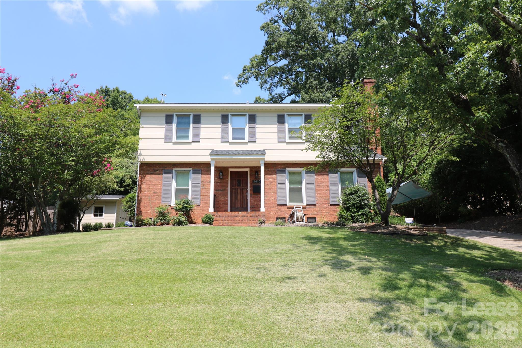 5410 Londonderry Road Property Photo 2