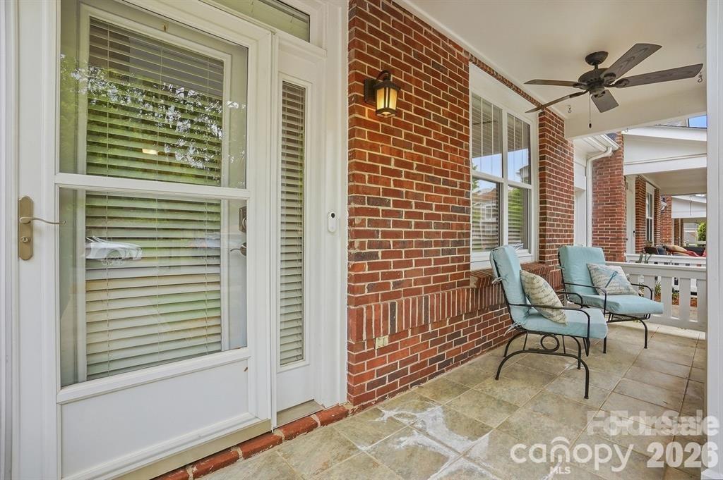 19512 Topgallant Drive Property Photo 5