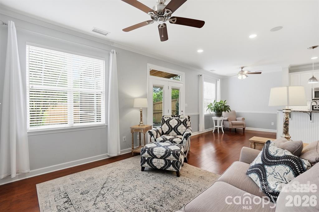 19512 Topgallant Drive Property Photo 10