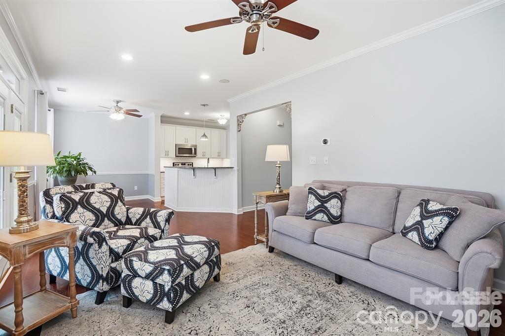 19512 Topgallant Drive Property Photo 11