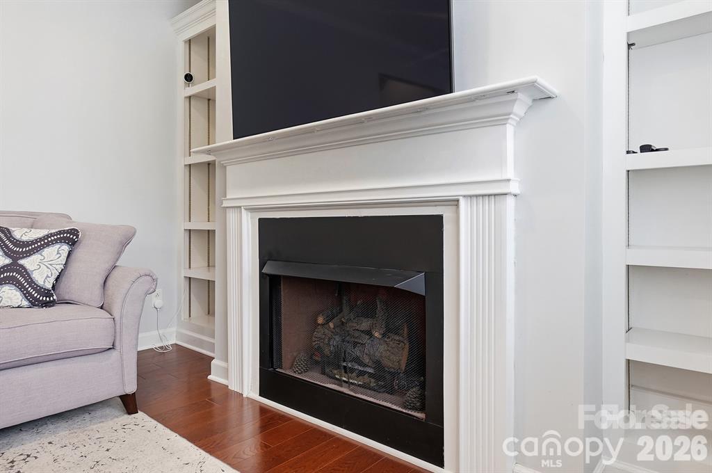 19512 Topgallant Drive Property Photo 12