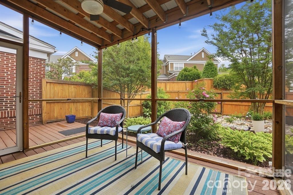19512 Topgallant Drive Property Photo 41