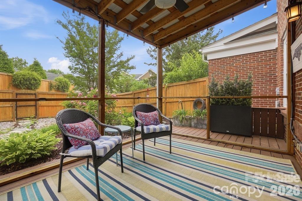 19512 Topgallant Drive Property Photo 42
