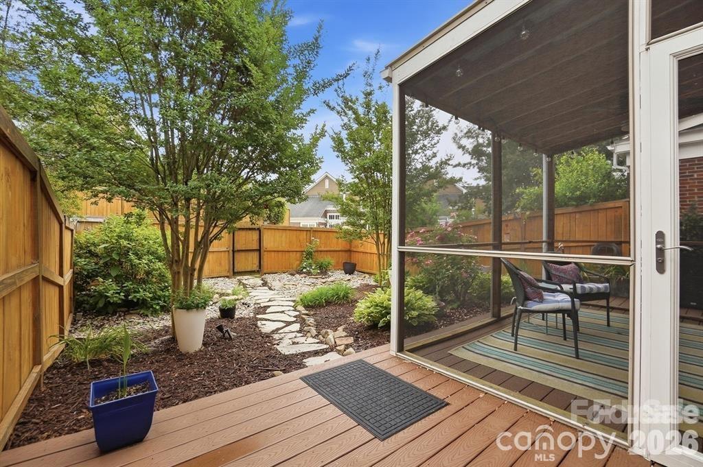 19512 Topgallant Drive Property Photo 44