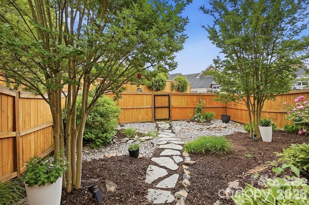 19512 Topgallant Drive Property Photo 45