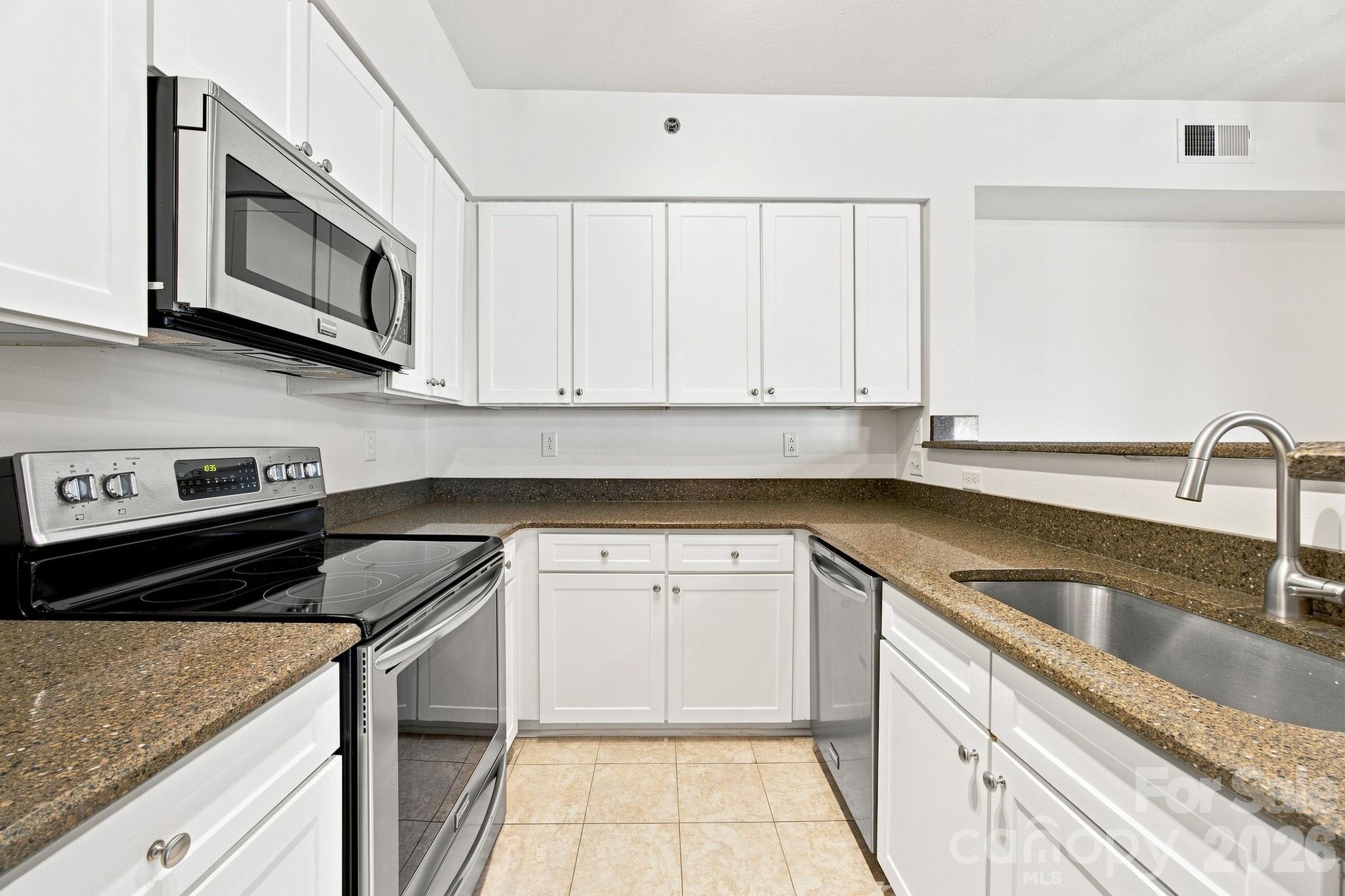 1315 East Boulevard 401 Property Photo 4