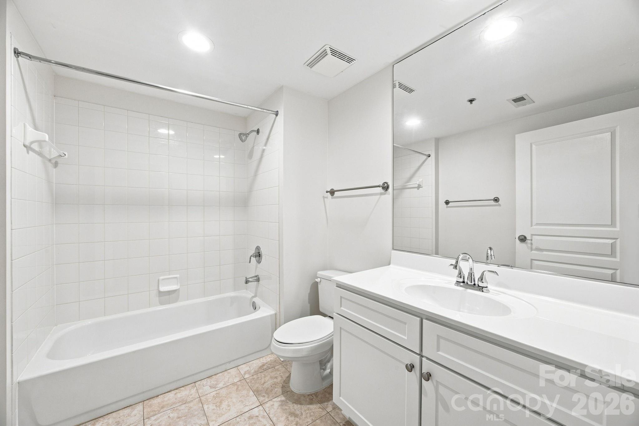 1315 East Boulevard 401 Property Photo 17