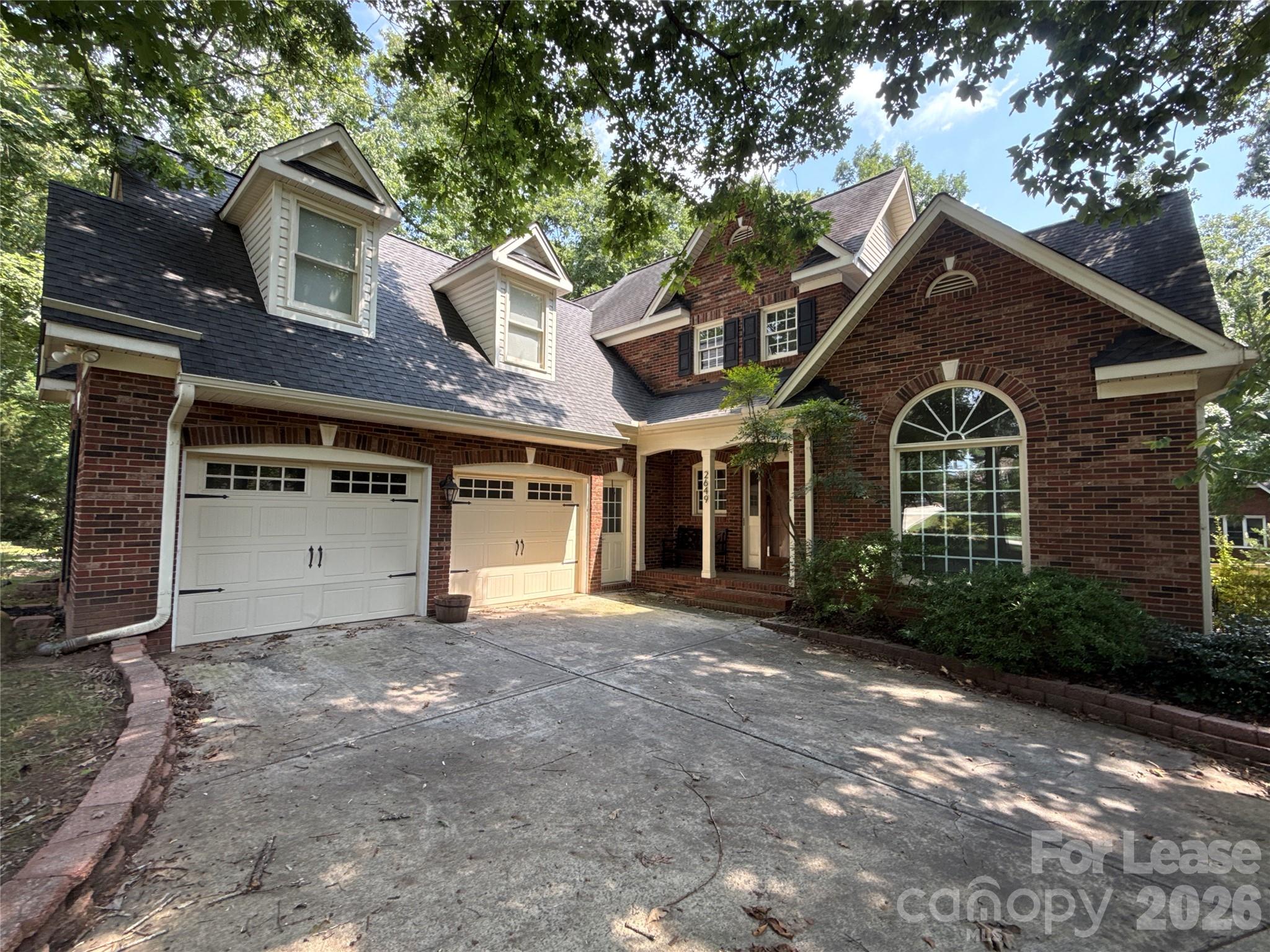 2649 Willowbrook Drive Property Photo 2