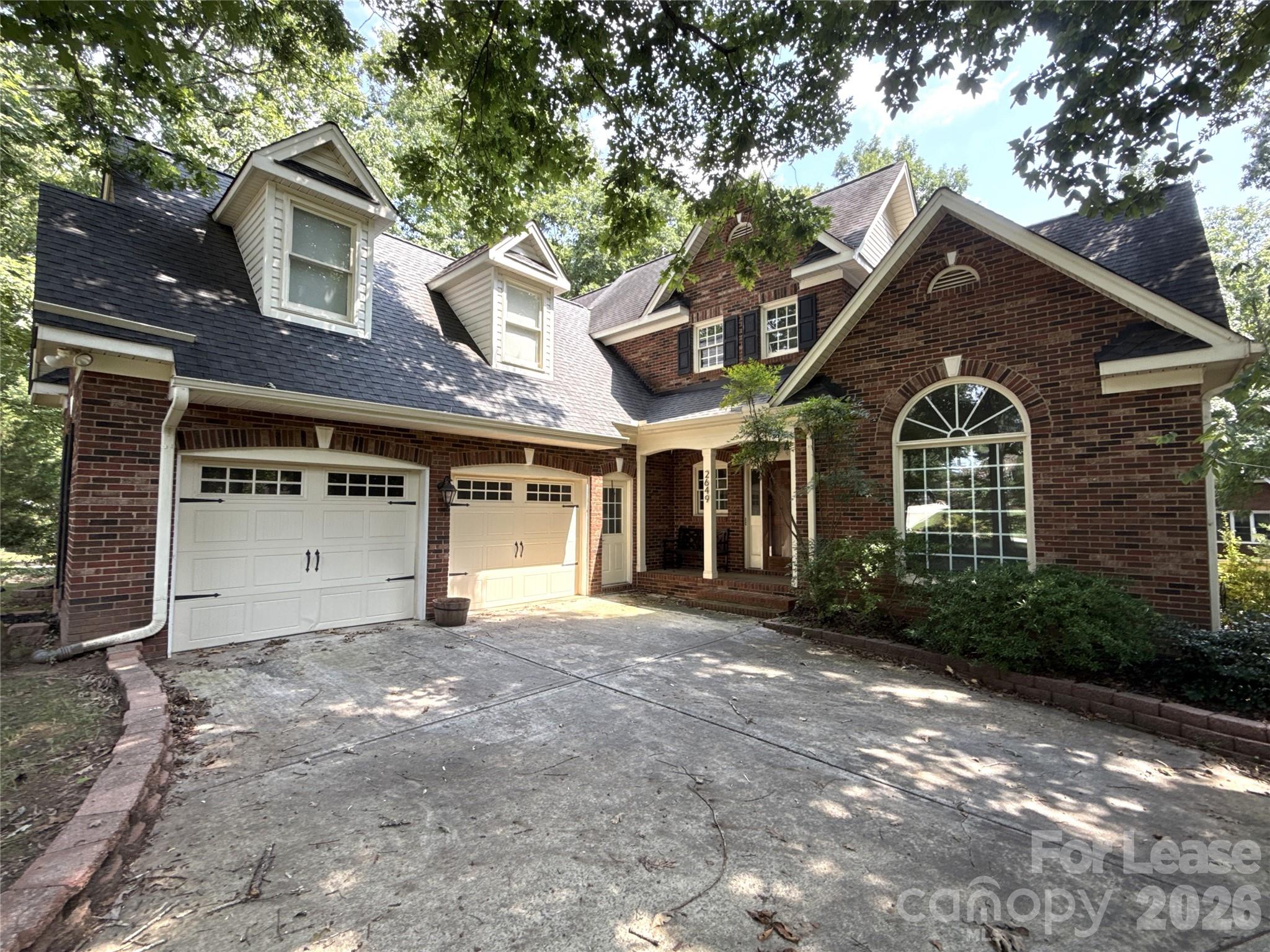 2649 Willowbrook Drive Property Photo 2