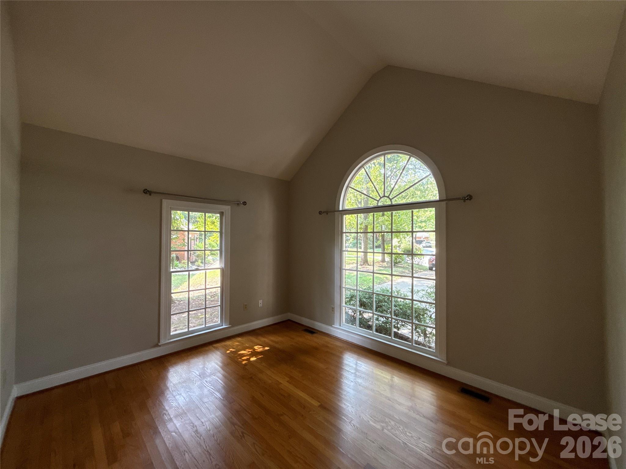 2649 Willowbrook Drive Property Photo 5