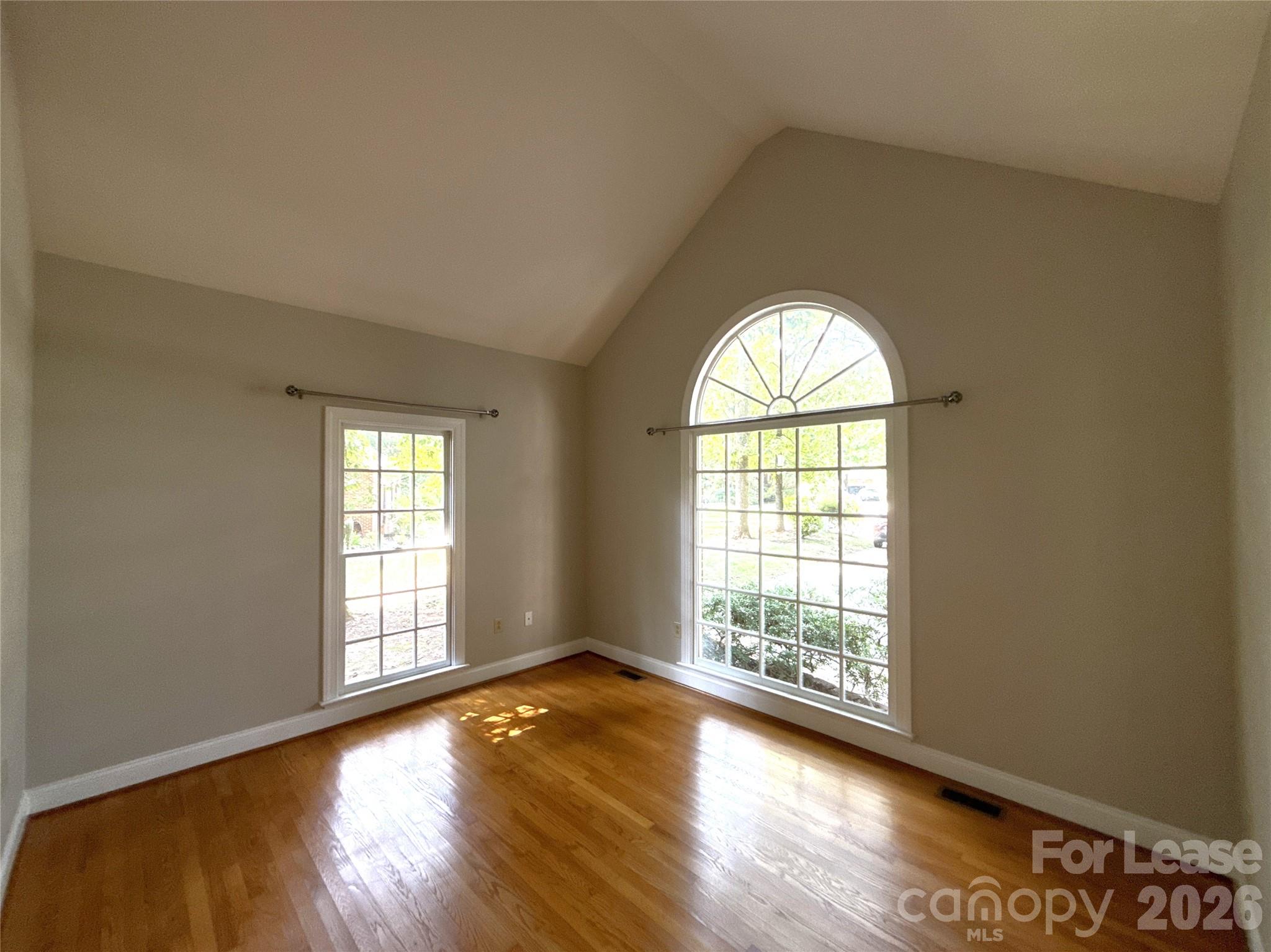 2649 Willowbrook Drive Property Photo 5