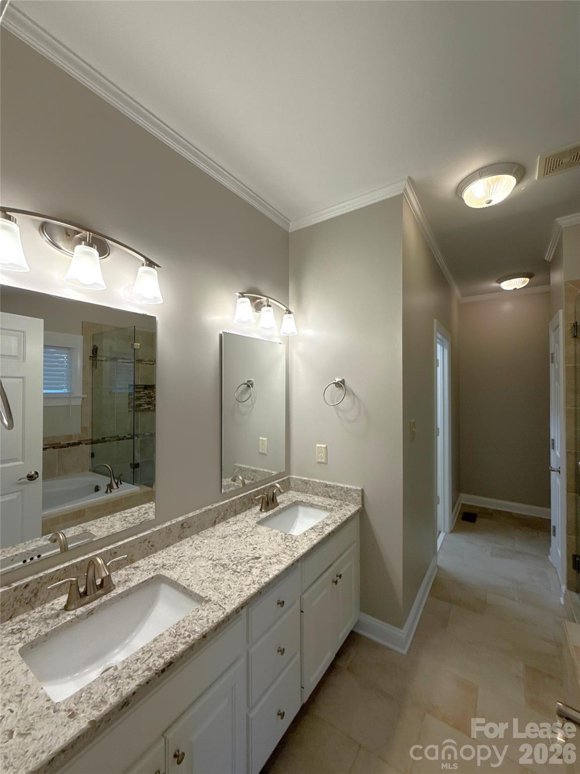 2649 Willowbrook Drive Property Photo 13
