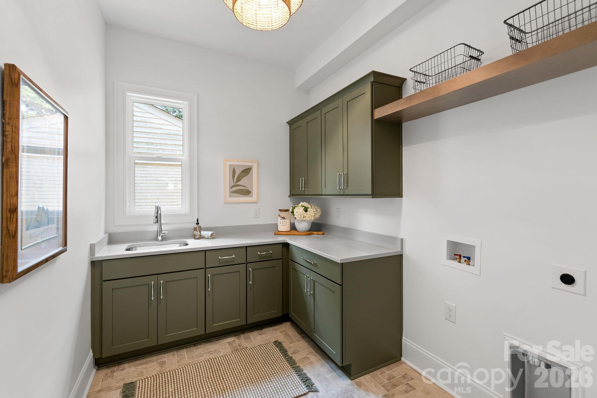 815 Manhasset Road Property Photo 24