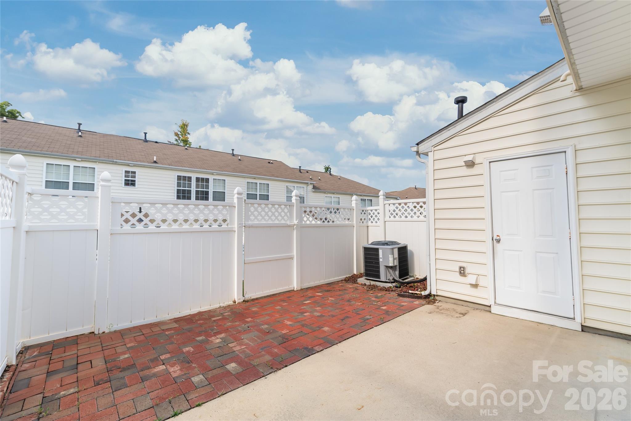 636 Brickdust Court Property Photo 28