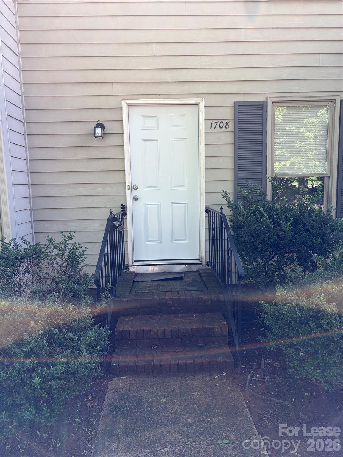 1708 Village Lake Drive Property Photo 2