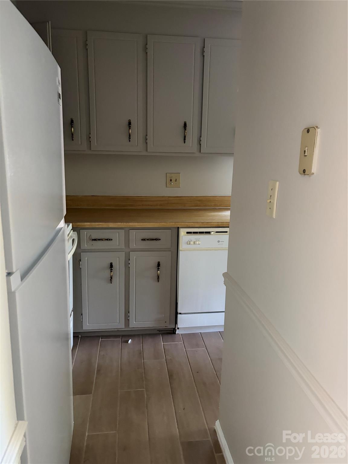 1708 Village Lake Drive Property Photo 7