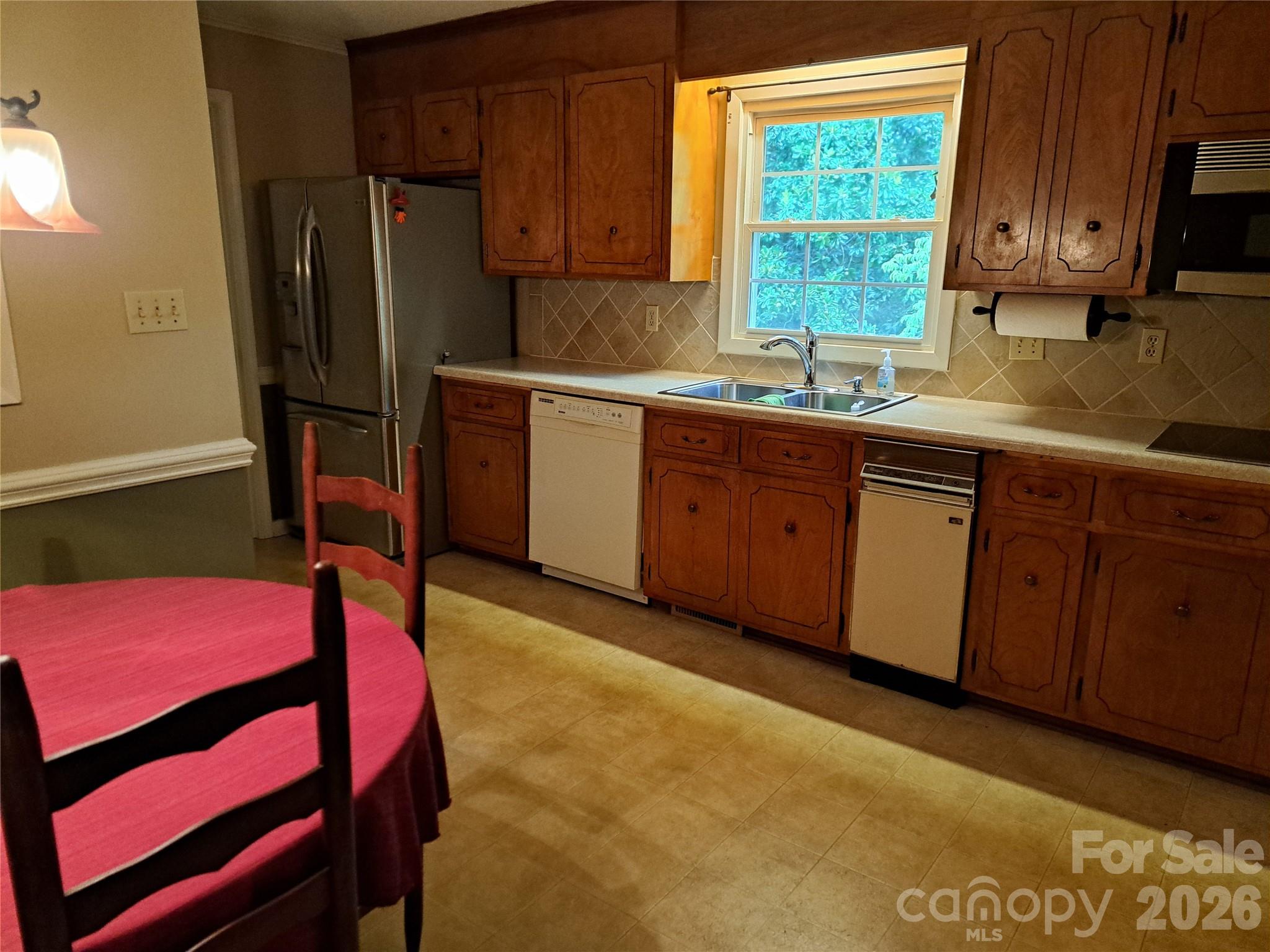 123 Softwind Lane Property Photo 14