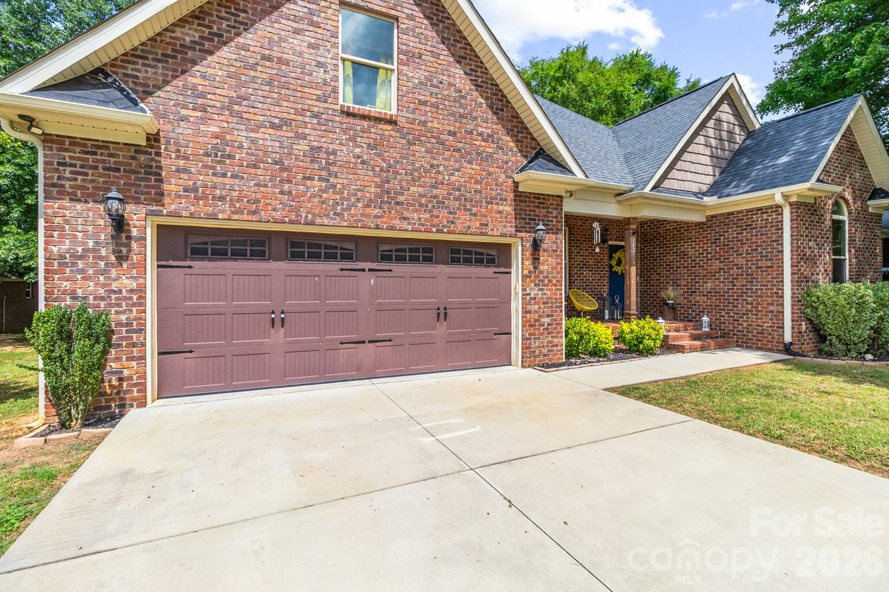 142 Bald Cypress Lane Property Photo 3