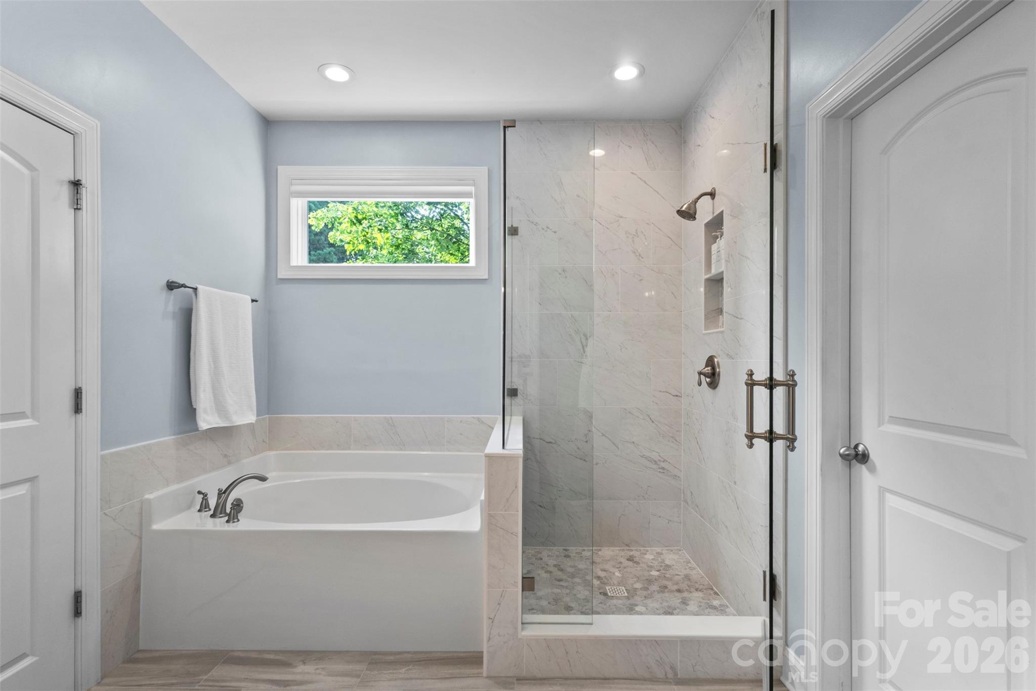 2467 Chatham Drive Property Photo 3
