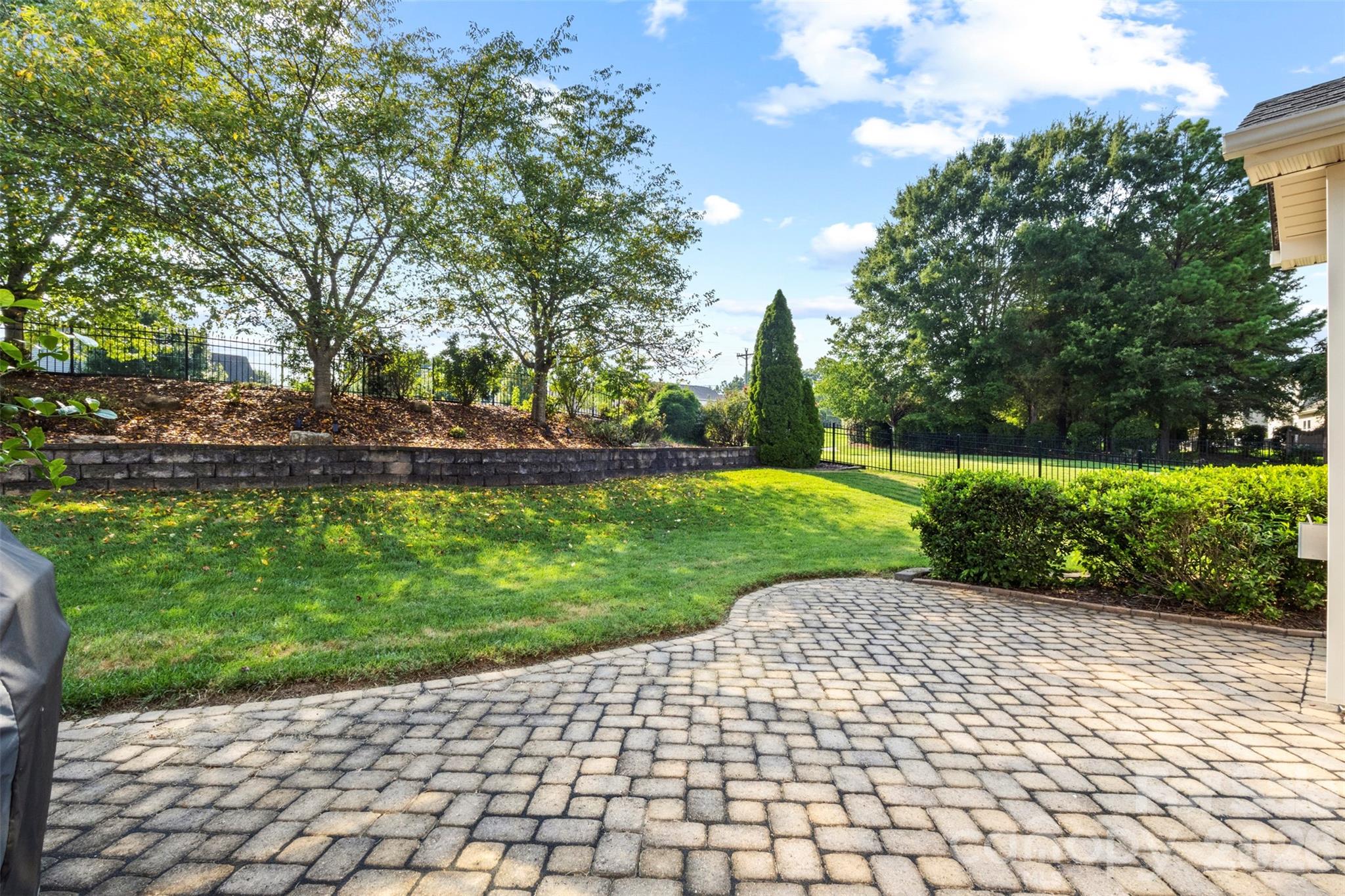 2467 Chatham Drive Property Photo 9
