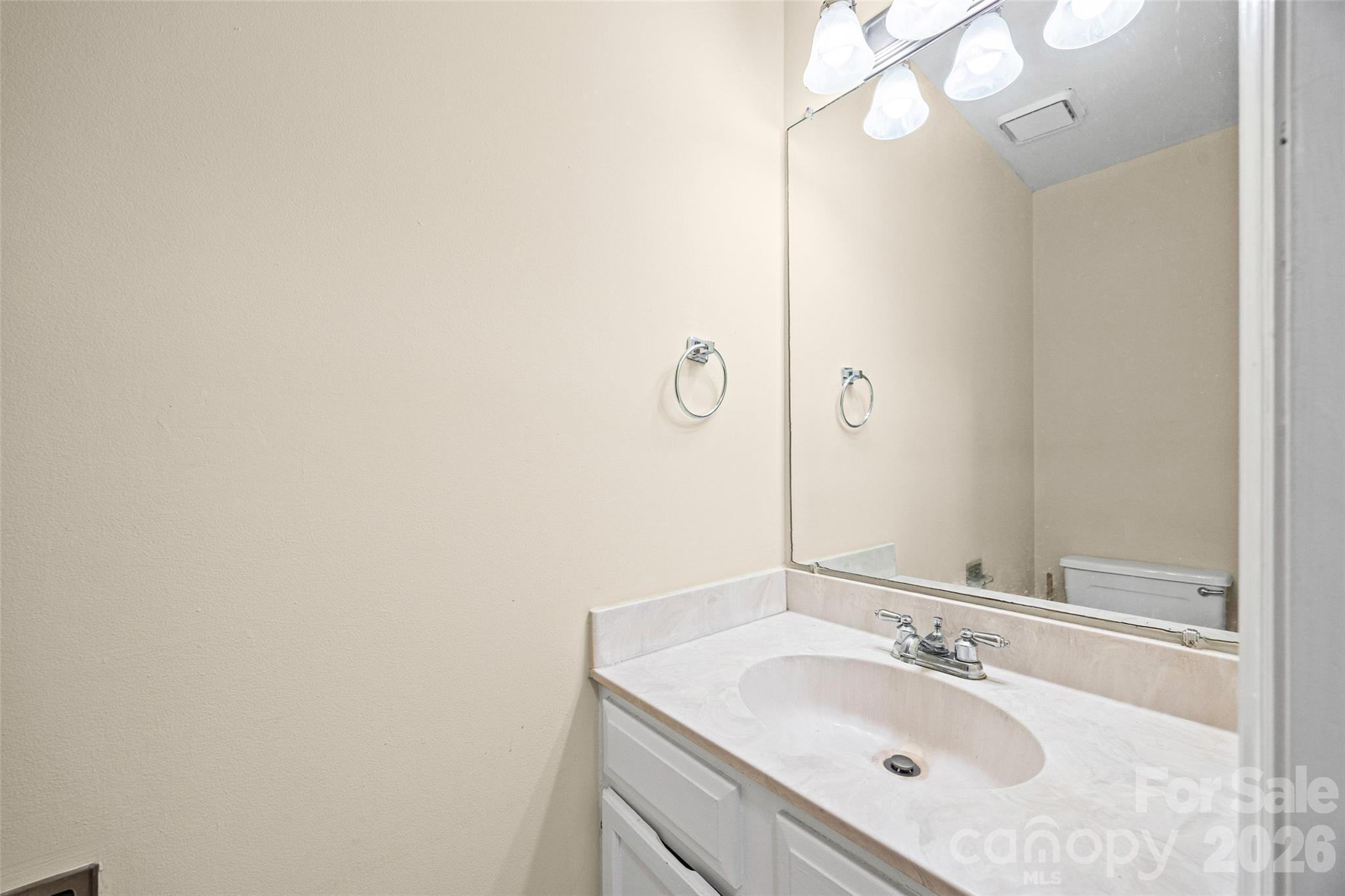 304 Heritage Parkway Property Photo 7