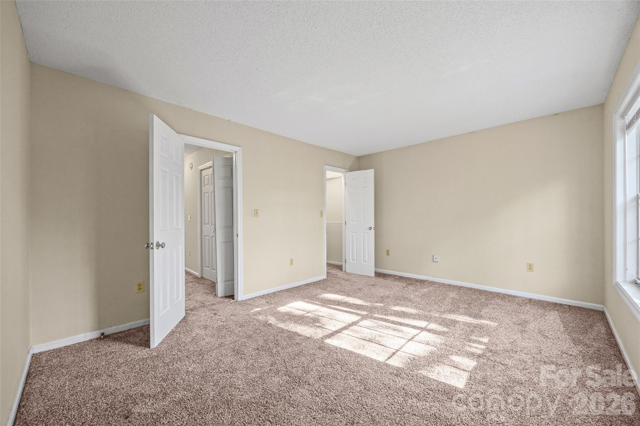 304 Heritage Parkway Property Photo 12