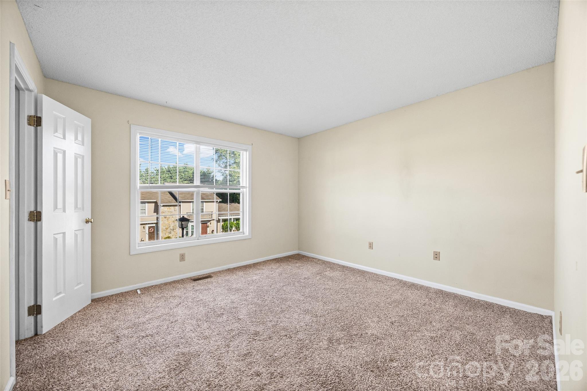 304 Heritage Parkway Property Photo 16