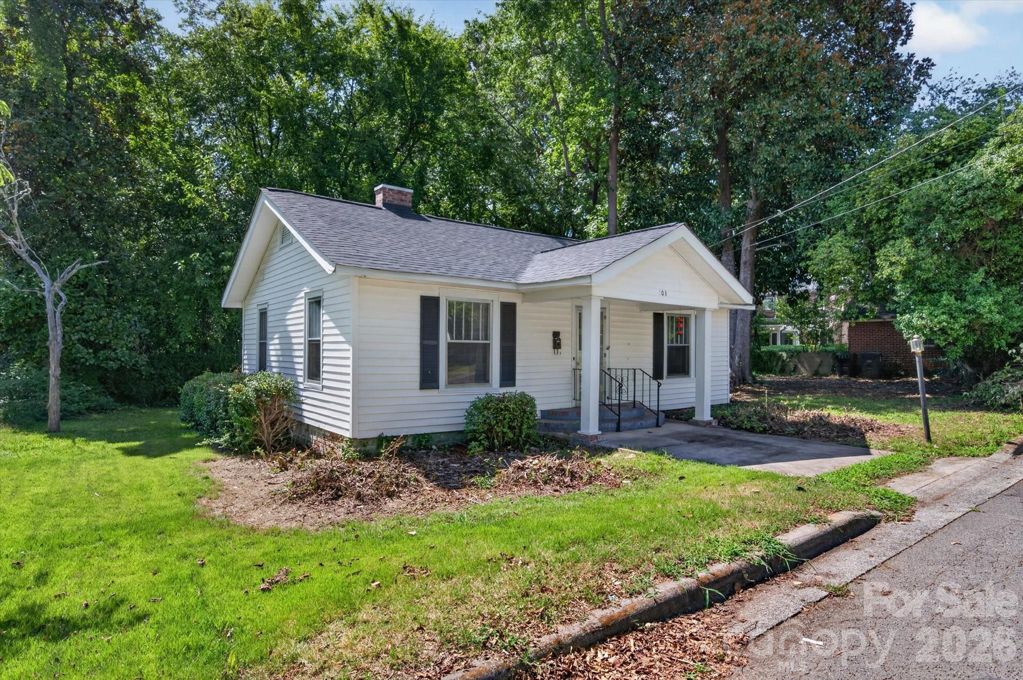 103 N West Street Property Photo 1