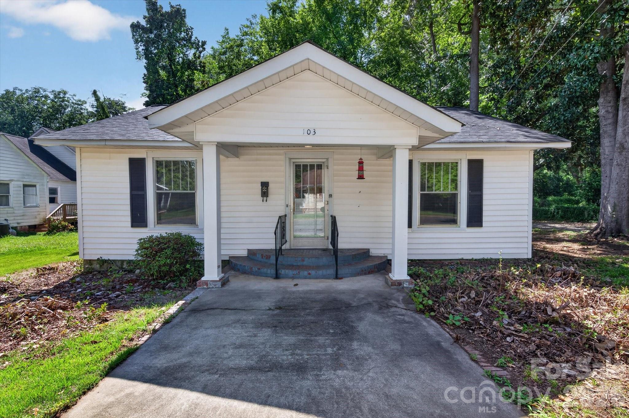 103 N West Street Property Photo 2