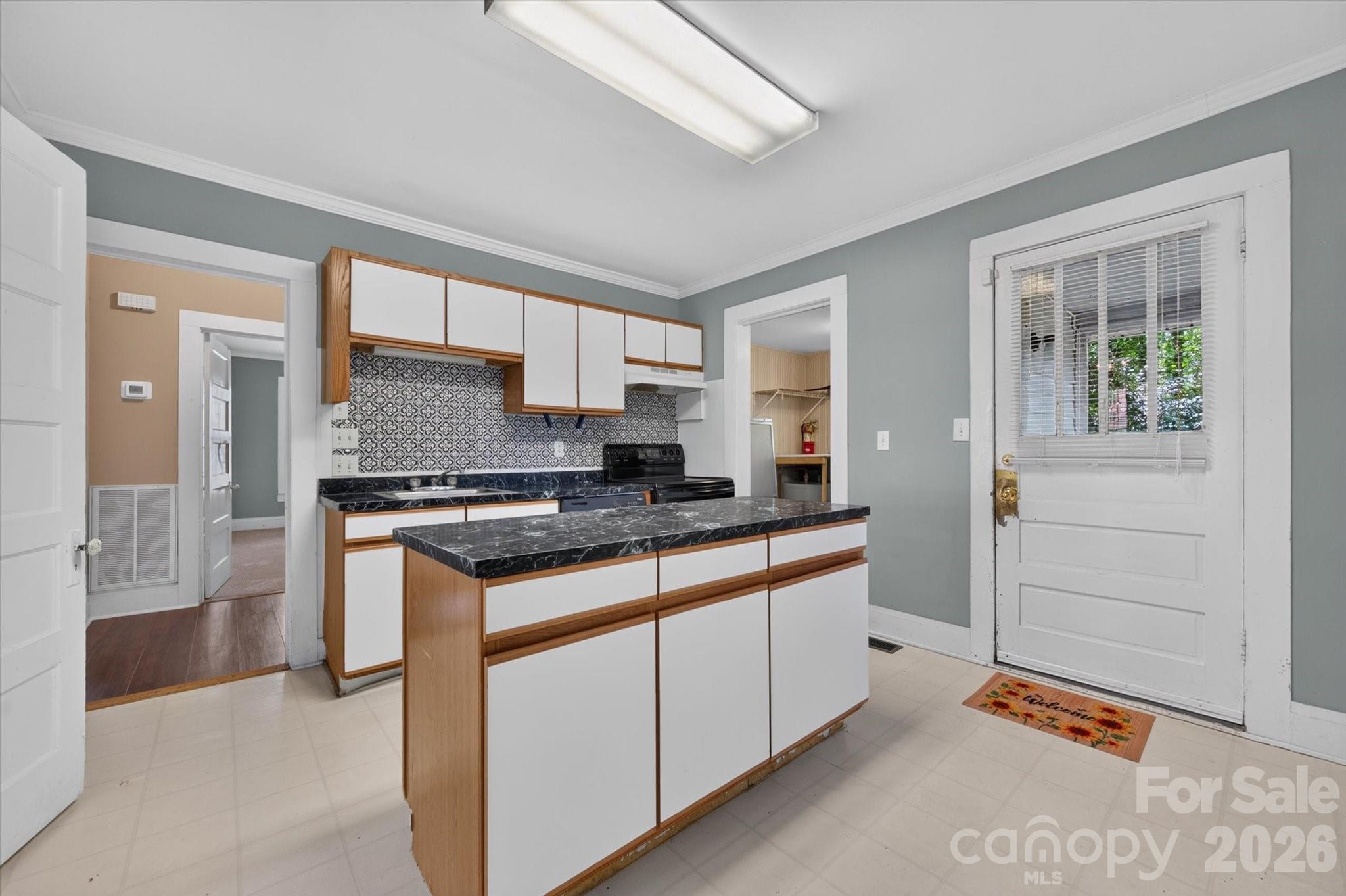 103 N West Street Property Photo 12