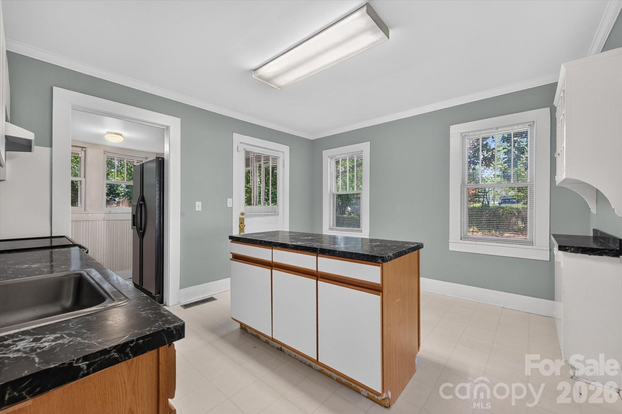 103 N West Street Property Photo 16