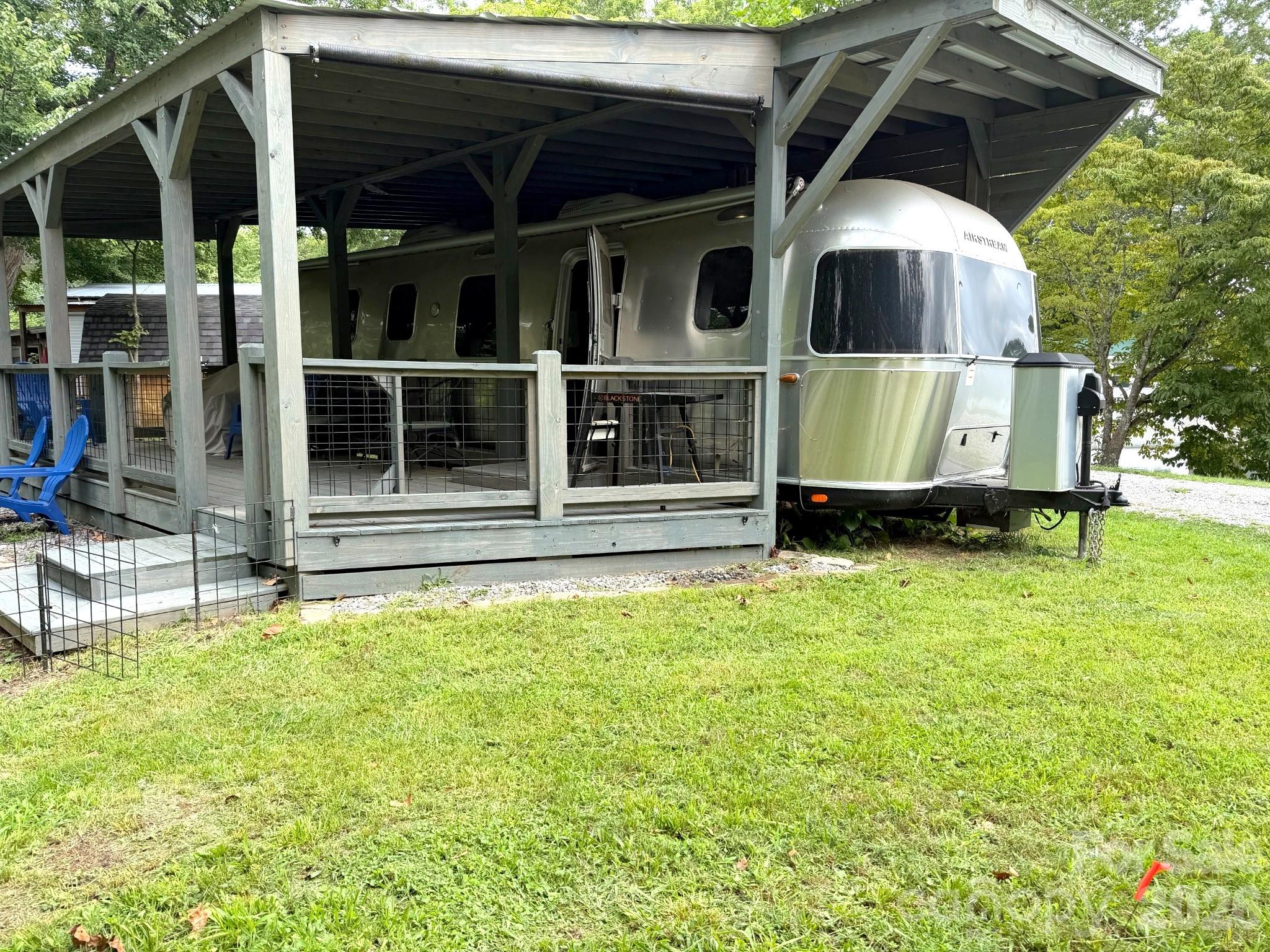 30 Aqua Vista Loop Property Photo 1