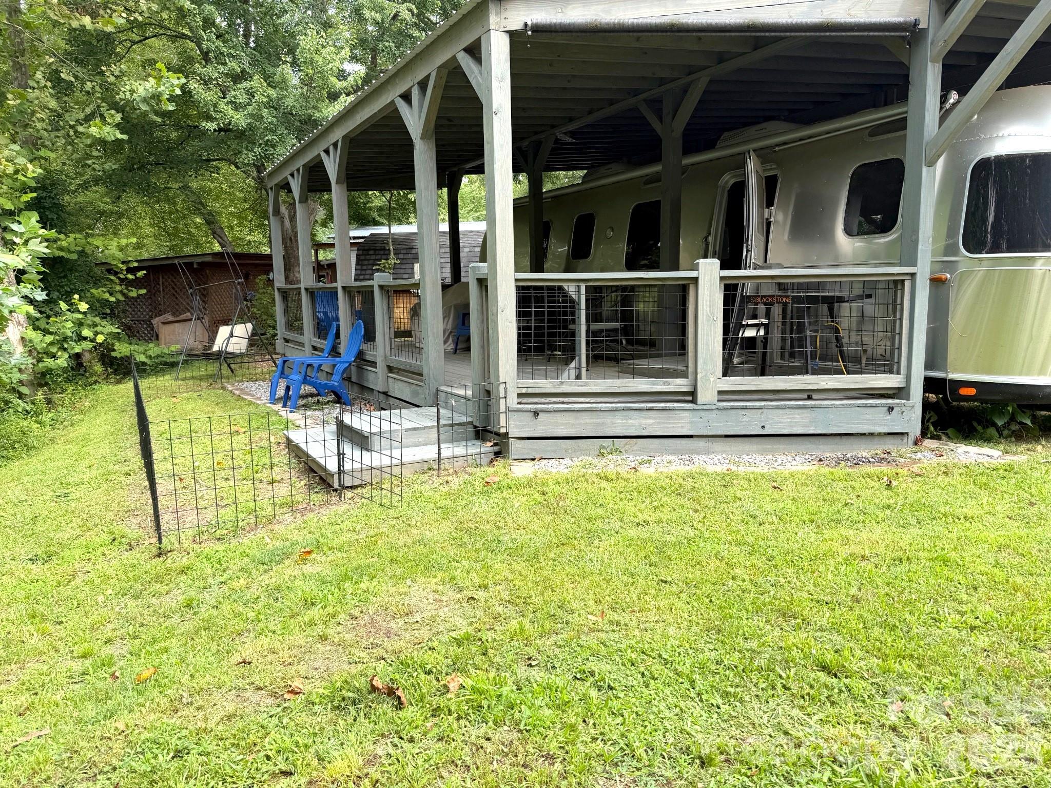30 Aqua Vista Loop Property Photo 2