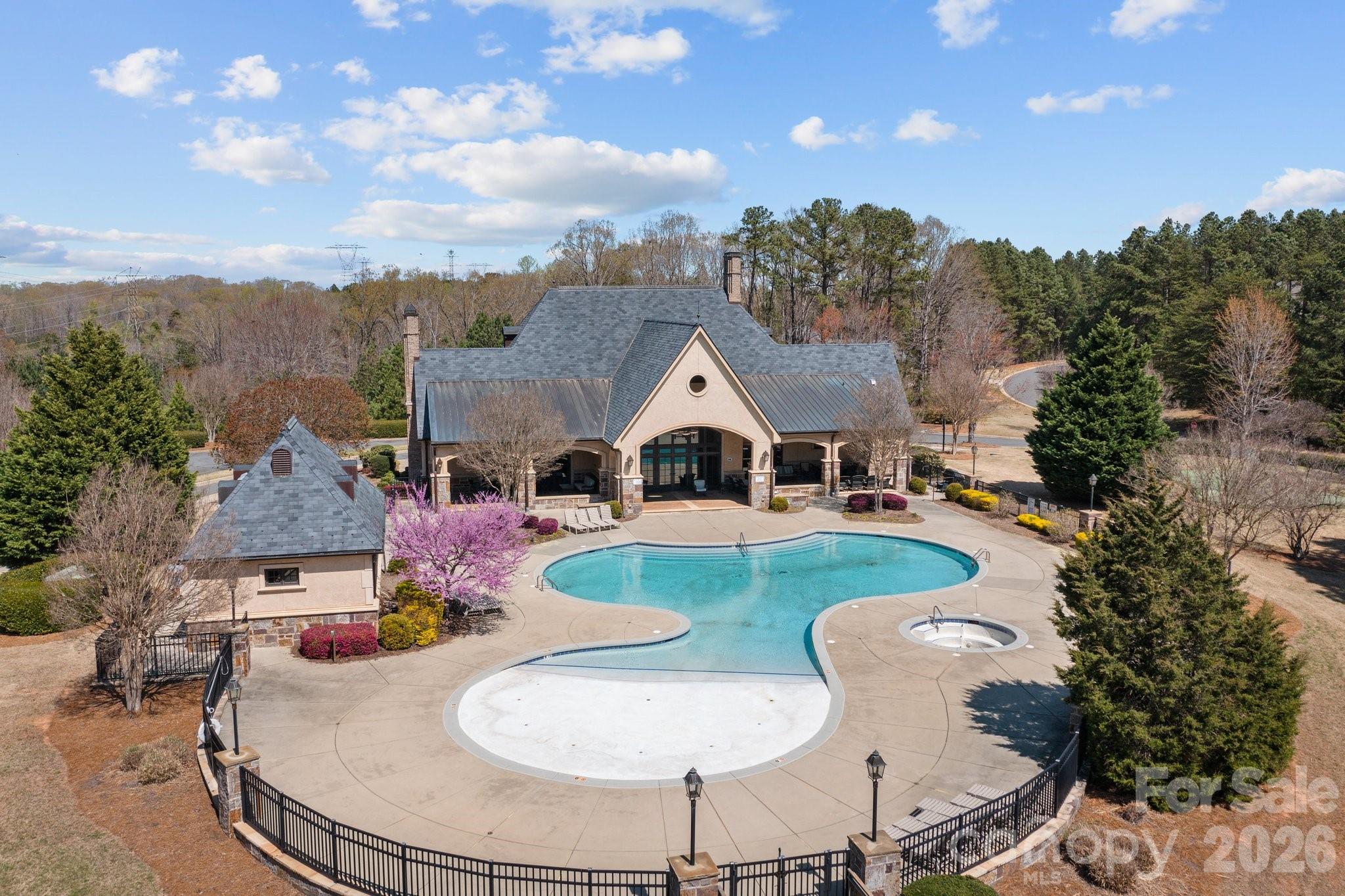 1036 Glade Spring Court Property Photo 3