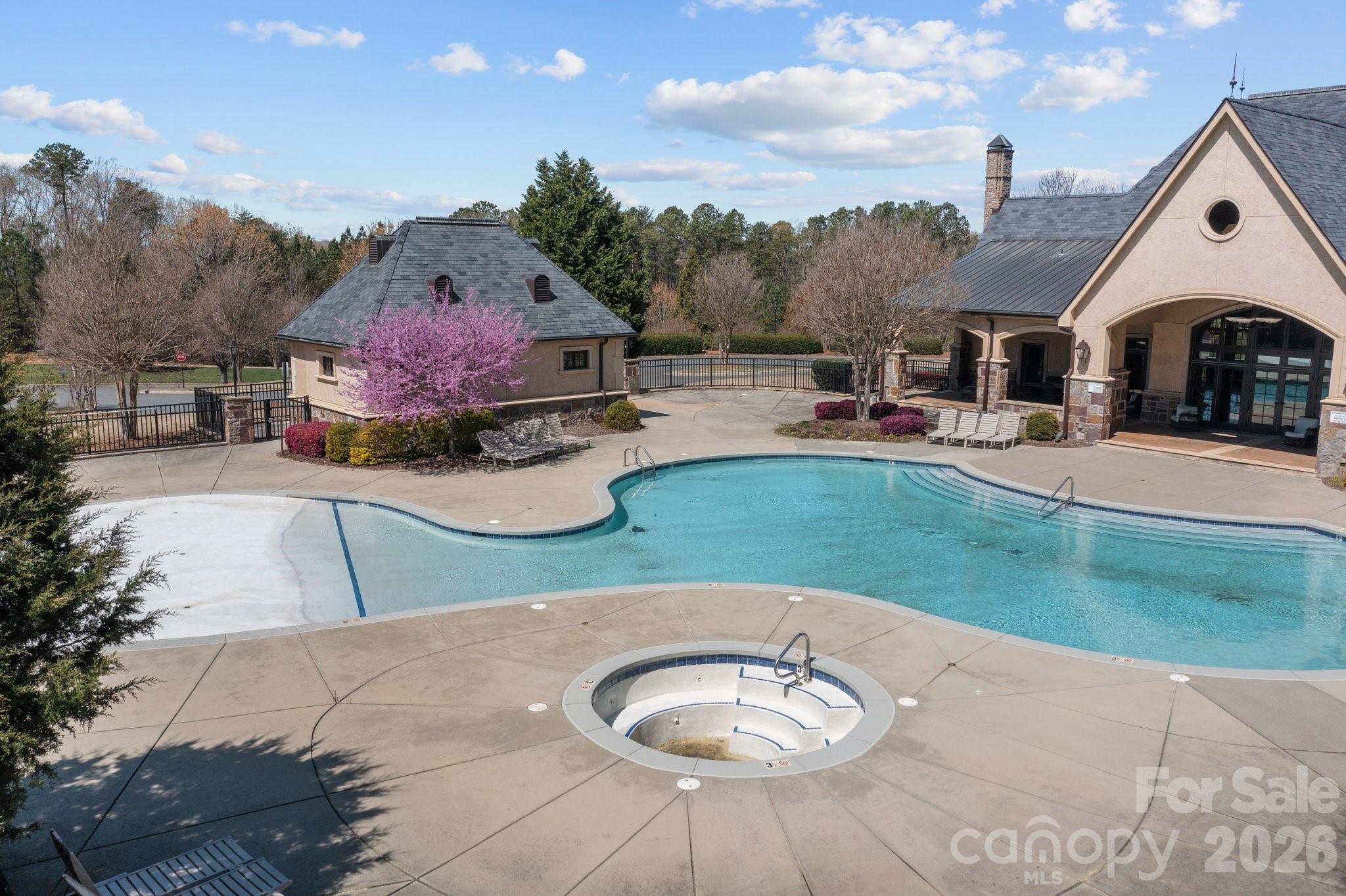 1036 Glade Spring Court Property Photo 4