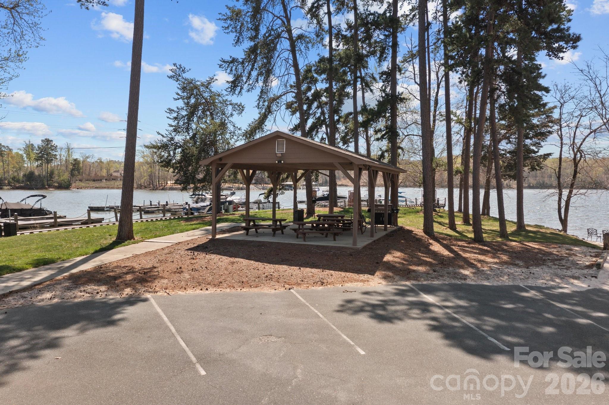 1036 Glade Spring Court Property Photo 20