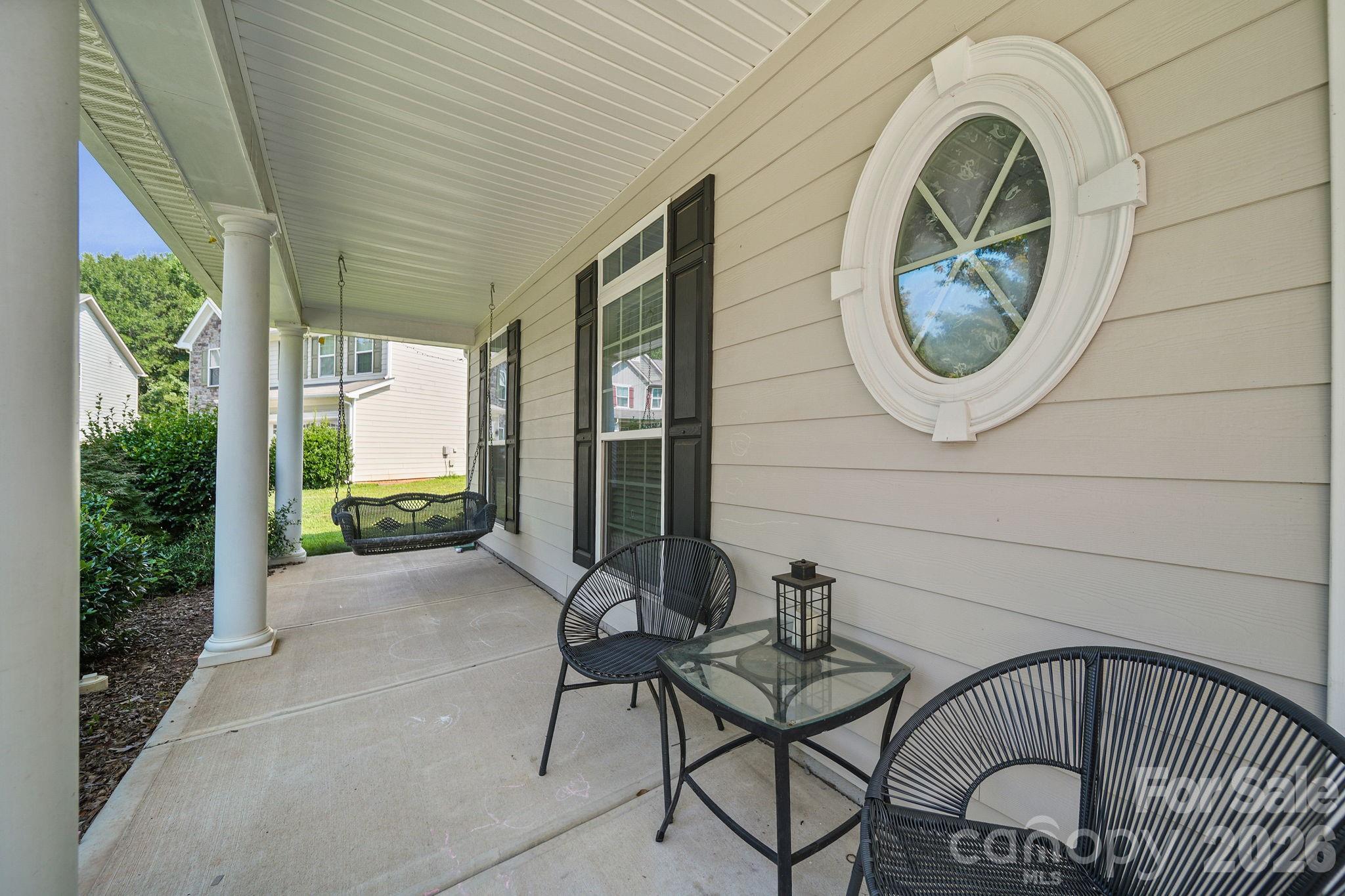 3018 Robusta Court Property Photo 4