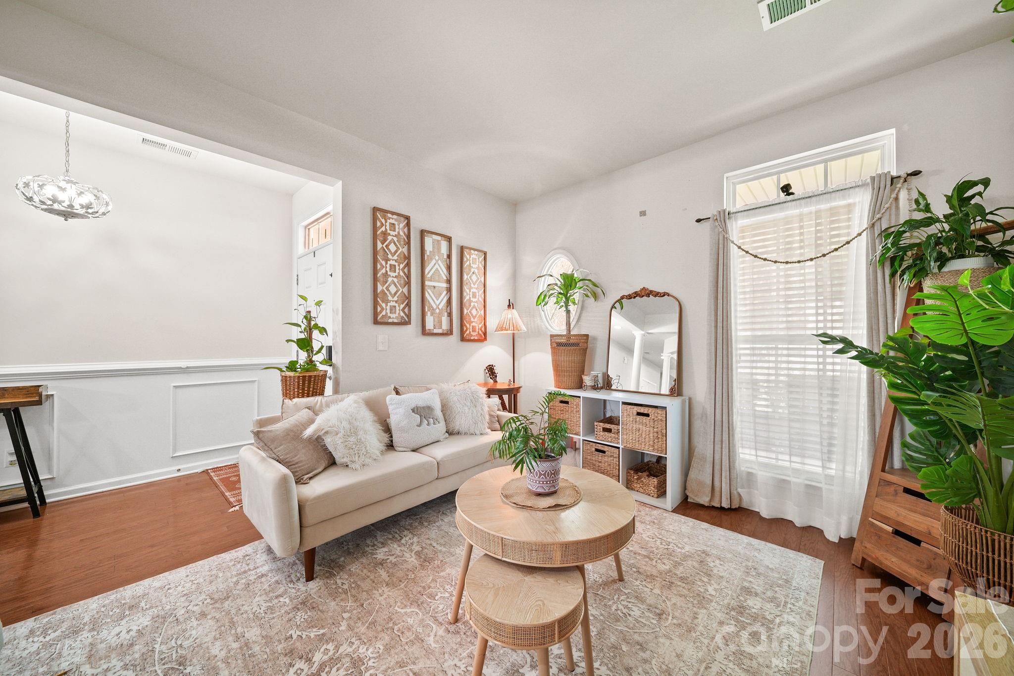3018 Robusta Court Property Photo 6