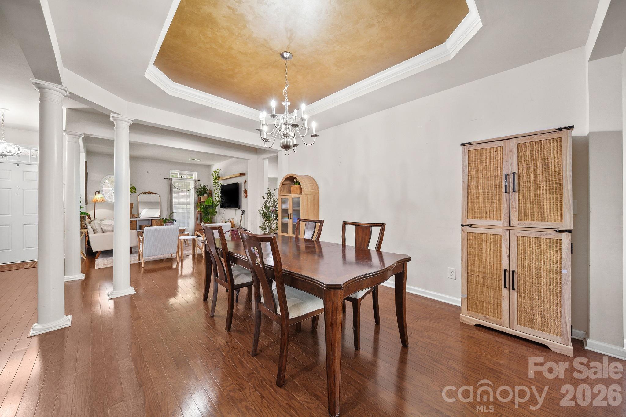 3018 Robusta Court Property Photo 8
