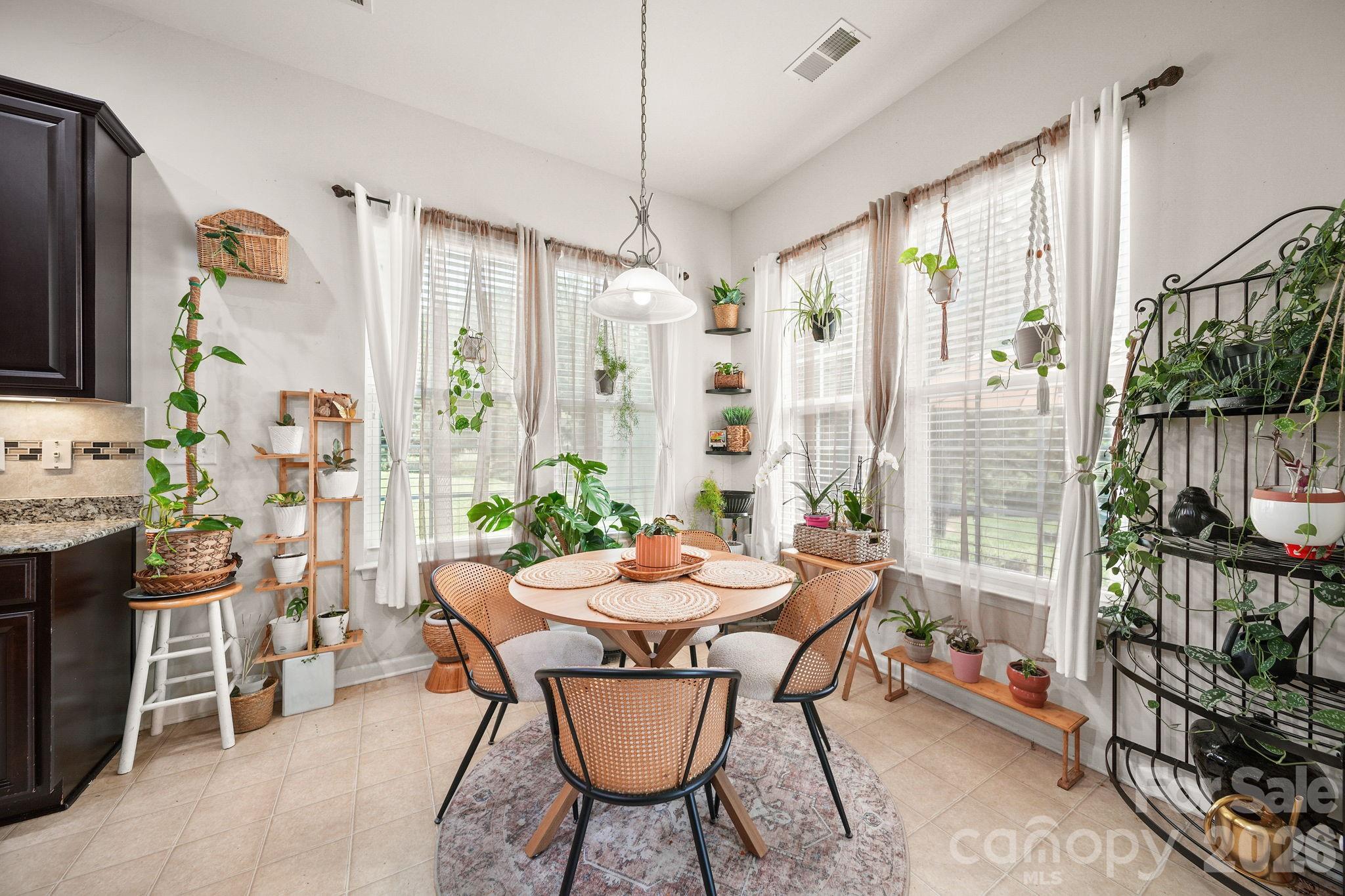 3018 Robusta Court Property Photo 13