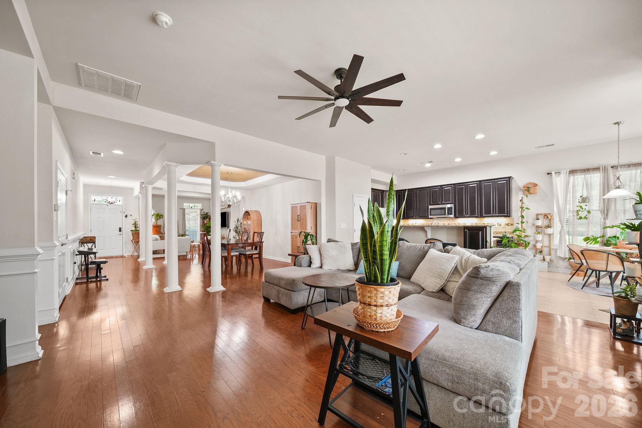 3018 Robusta Court Property Photo 15