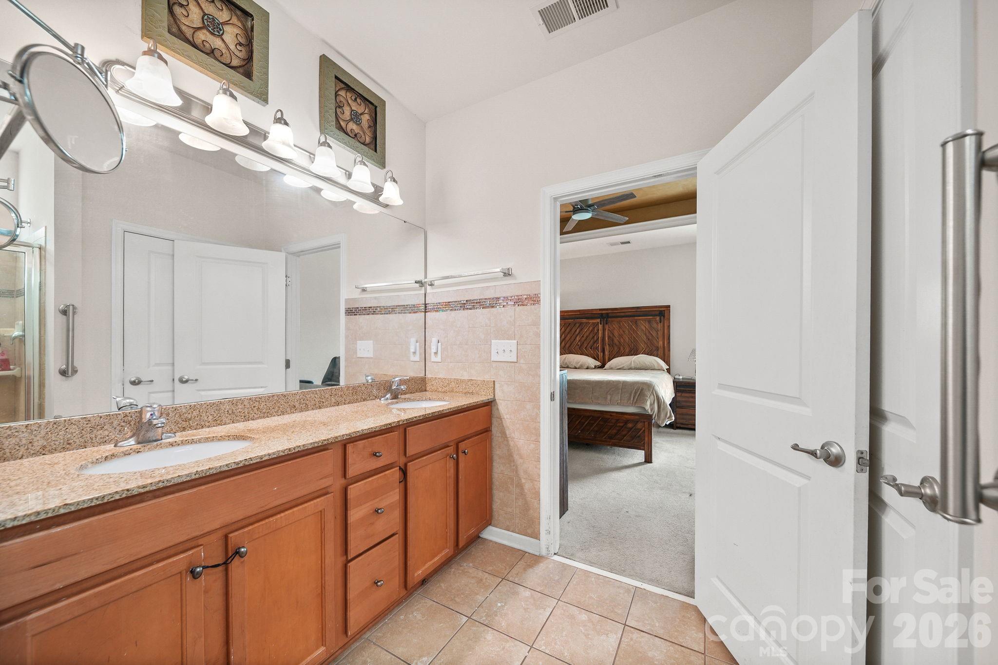 3018 Robusta Court Property Photo 20