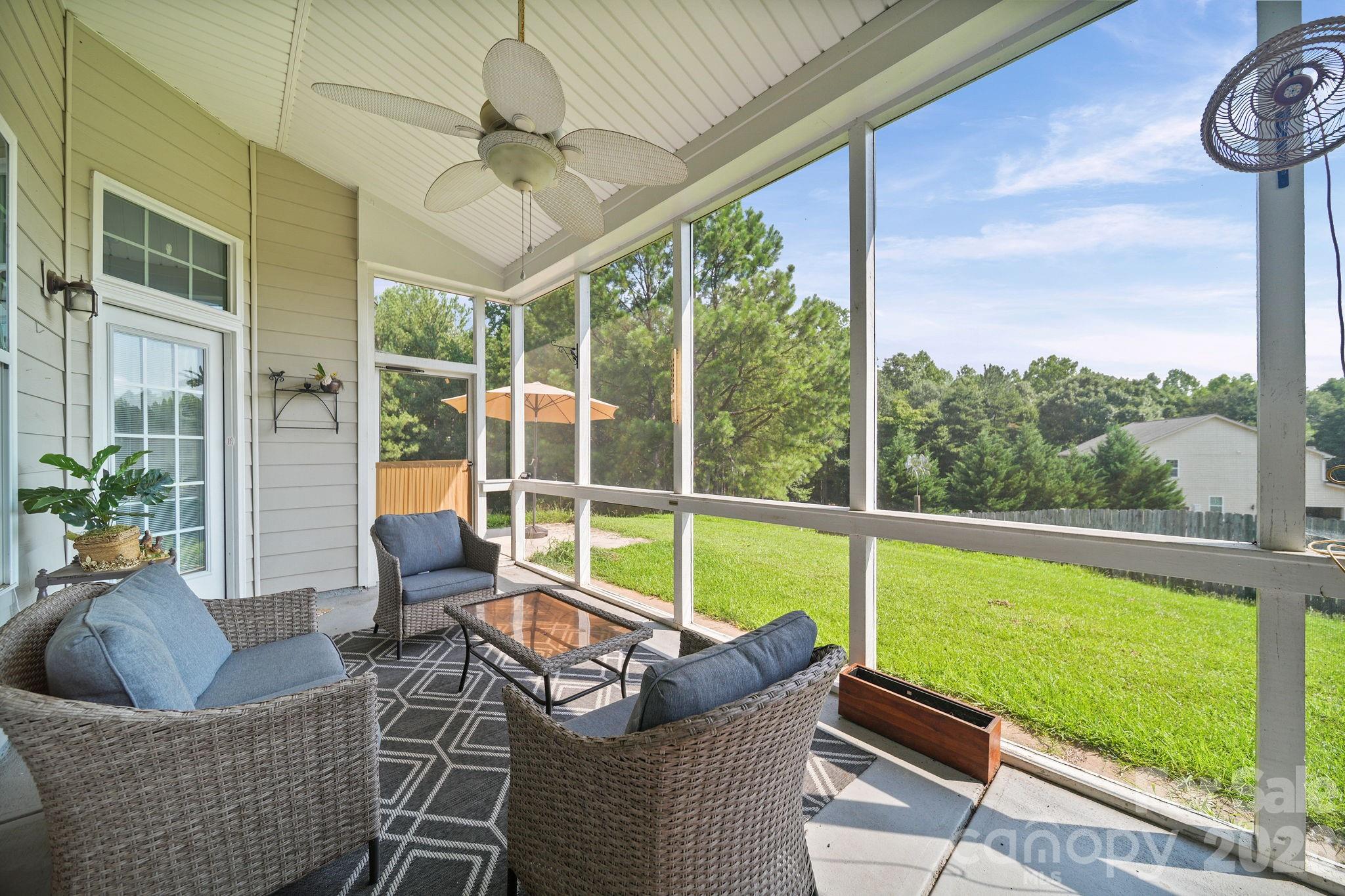 3018 Robusta Court Property Photo 29
