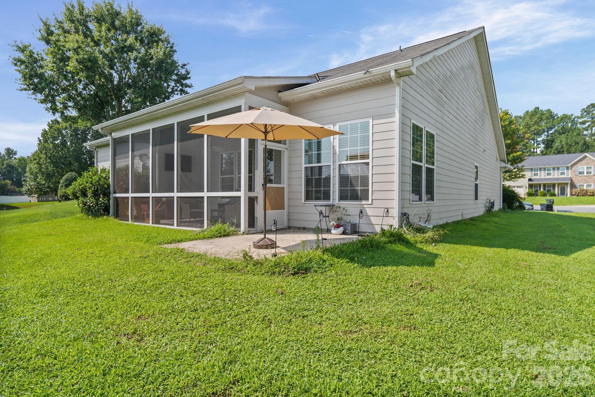 3018 Robusta Court Property Photo 32