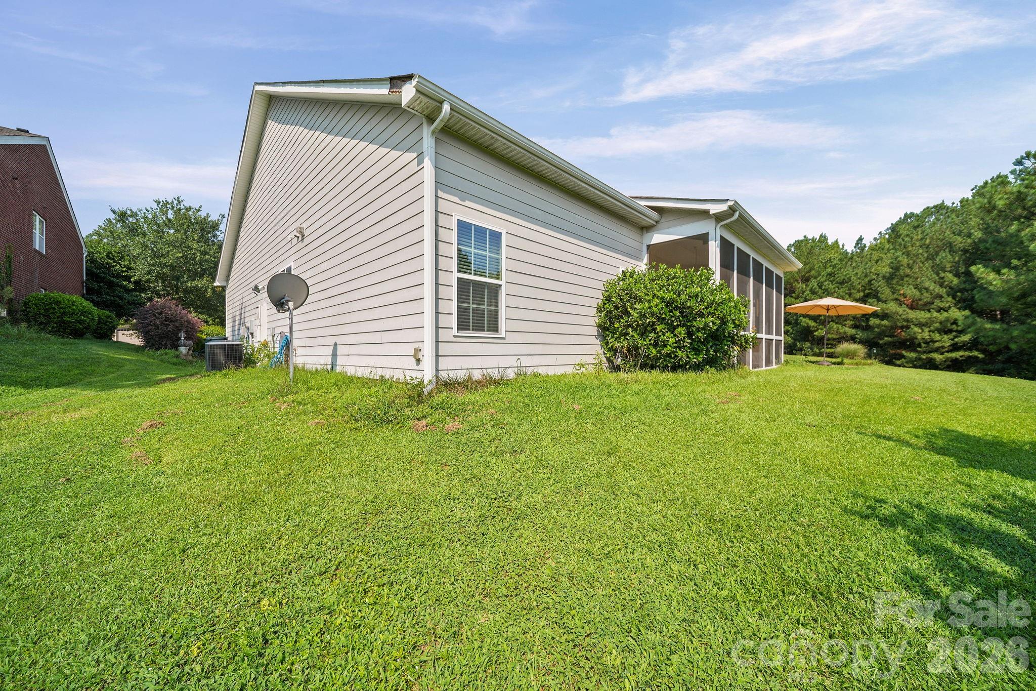 3018 Robusta Court Property Photo 34