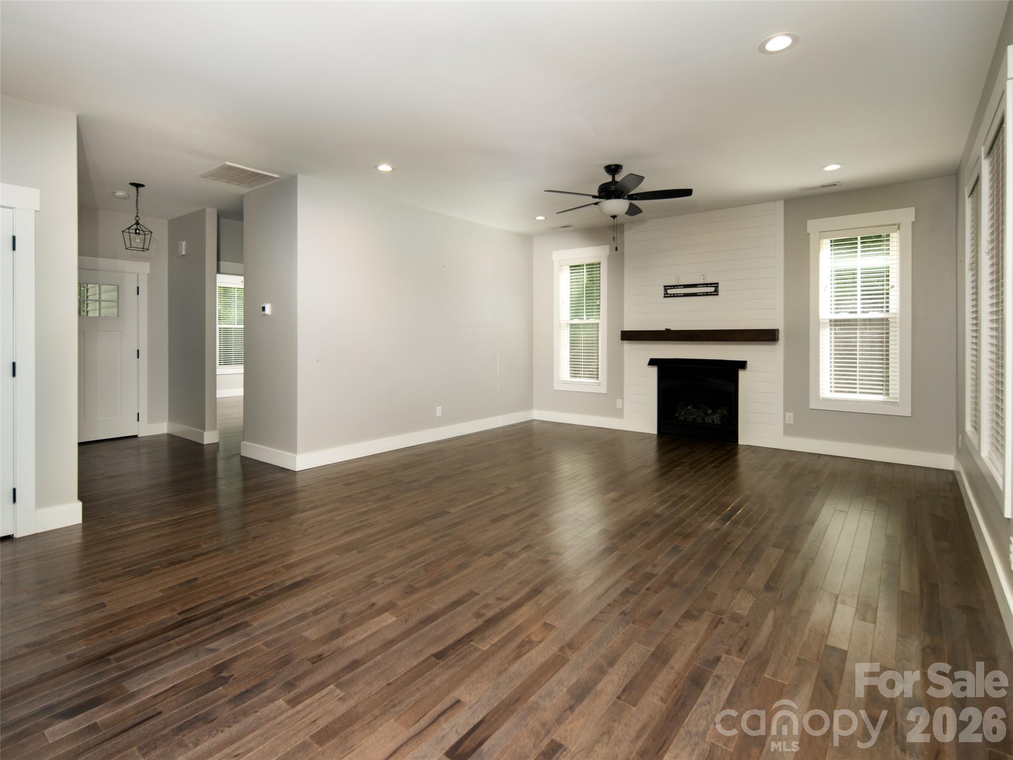 208 Robinson Hollow Drive Property Photo 2