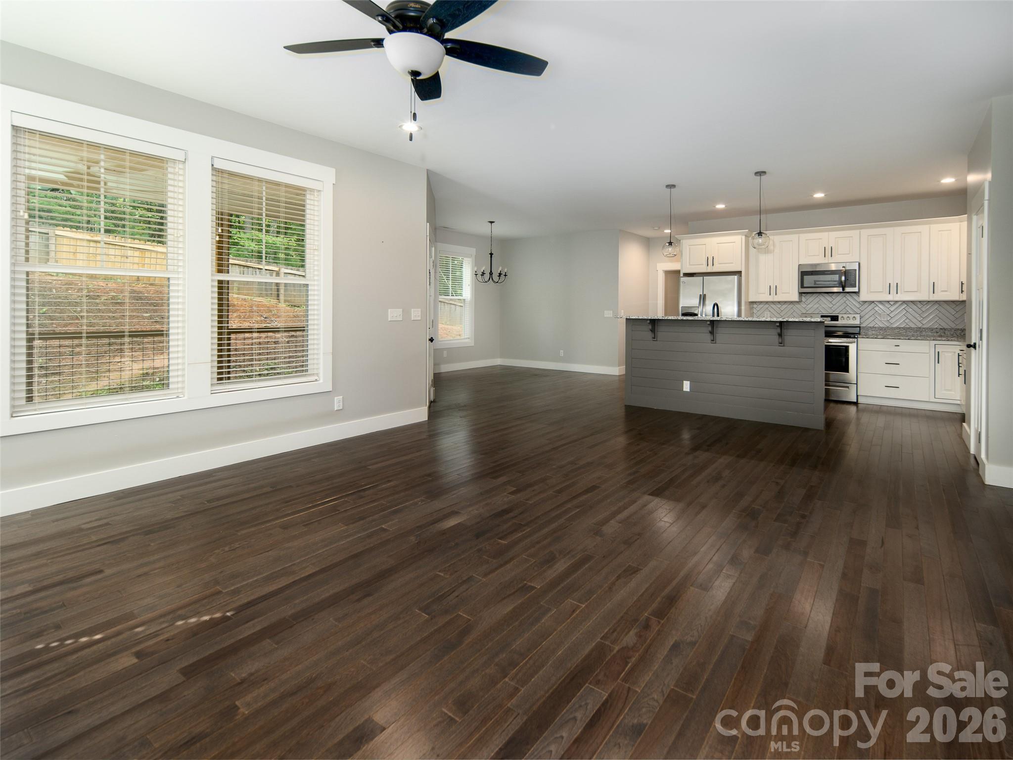 208 Robinson Hollow Drive Property Photo 4