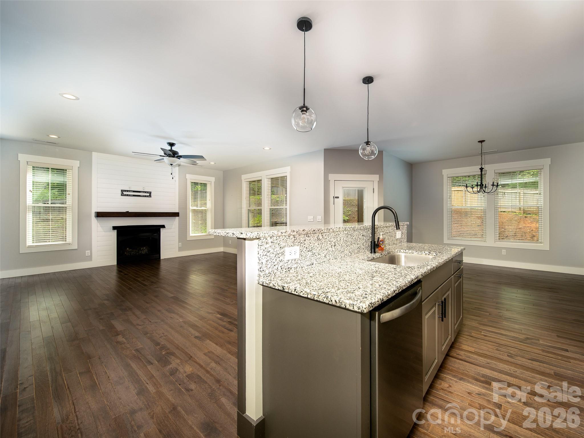 208 Robinson Hollow Drive Property Photo 7