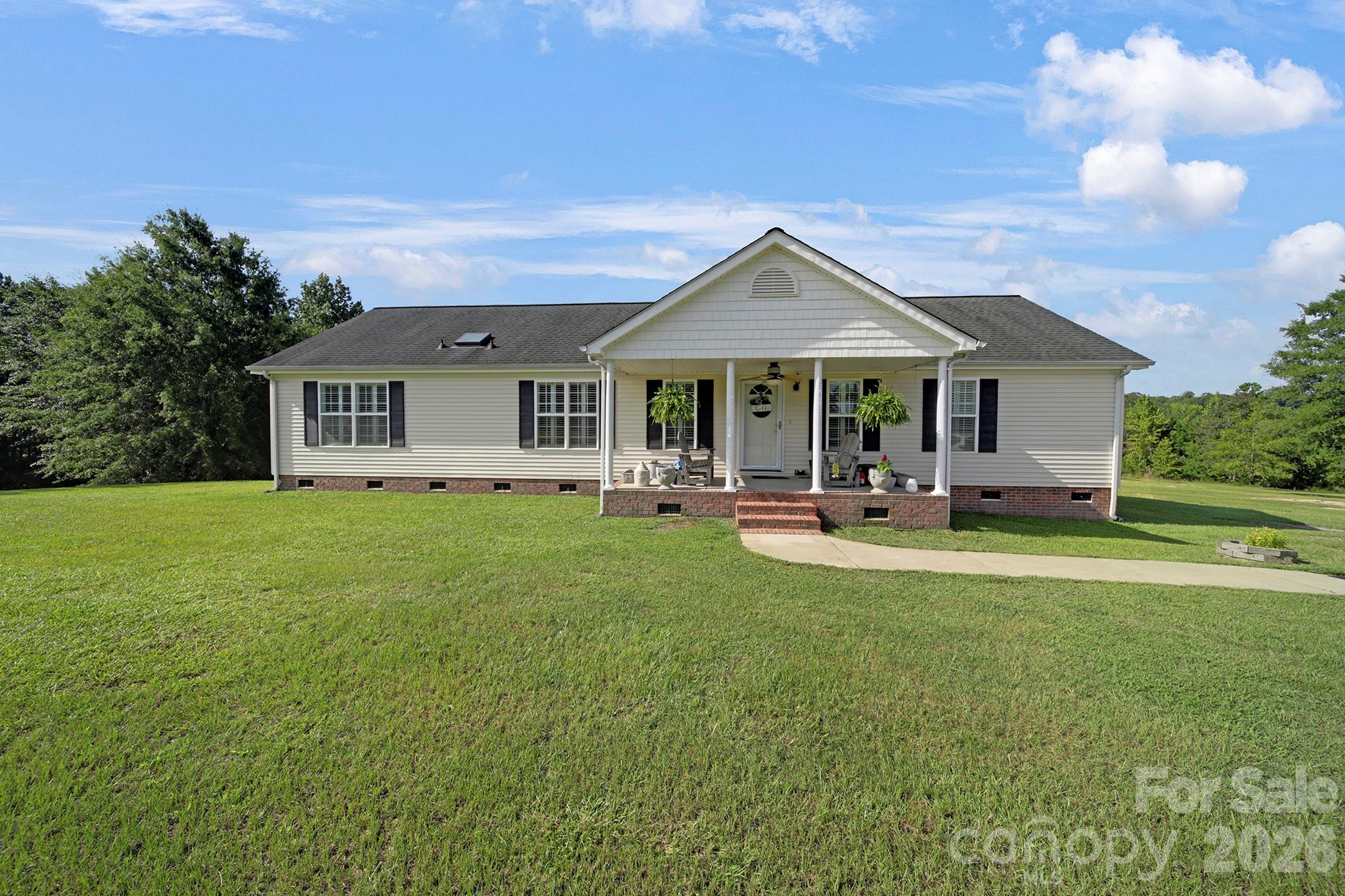 1915 Beach Lane Property Photo 2