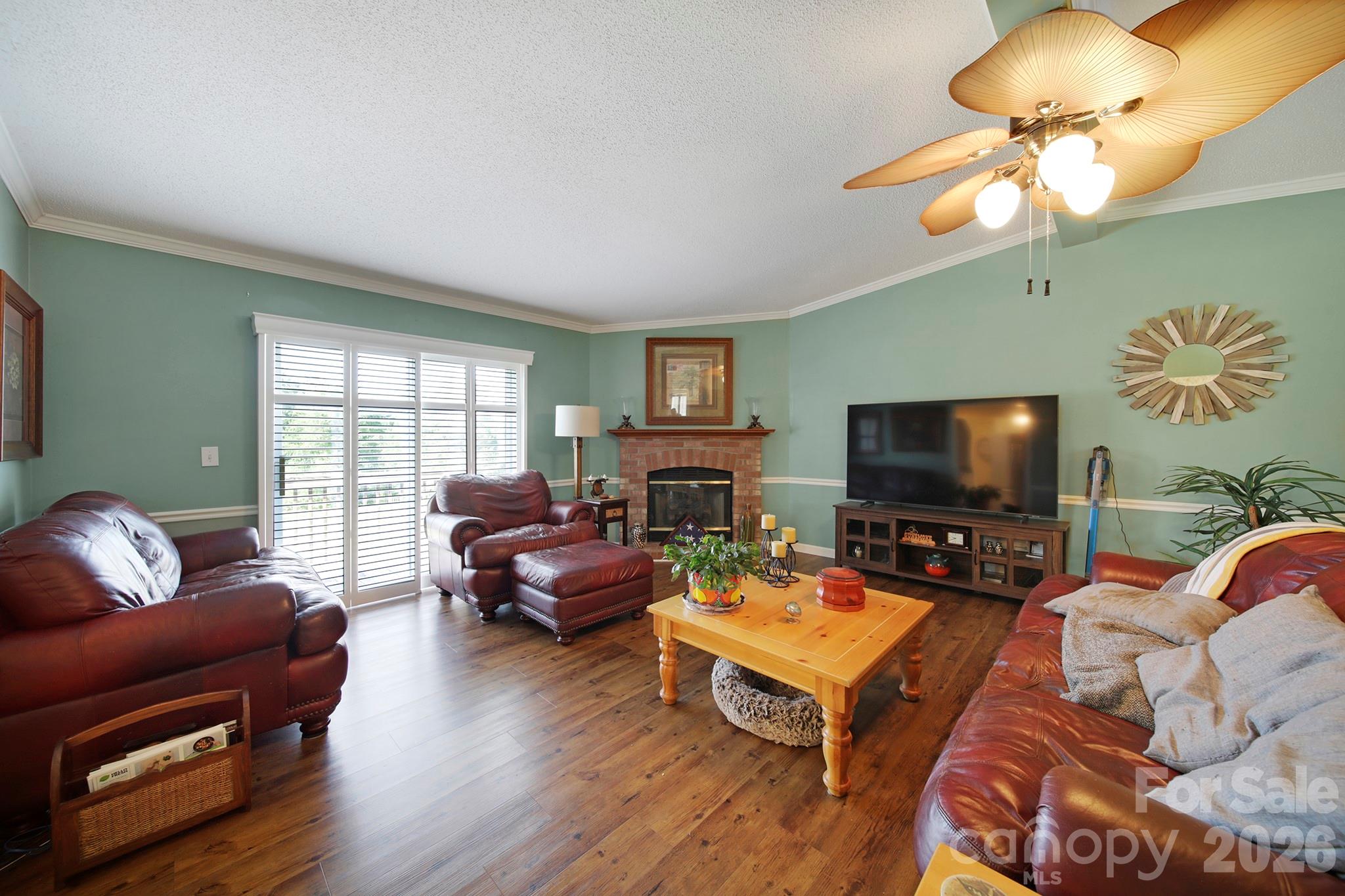 1915 Beach Lane Property Photo 11